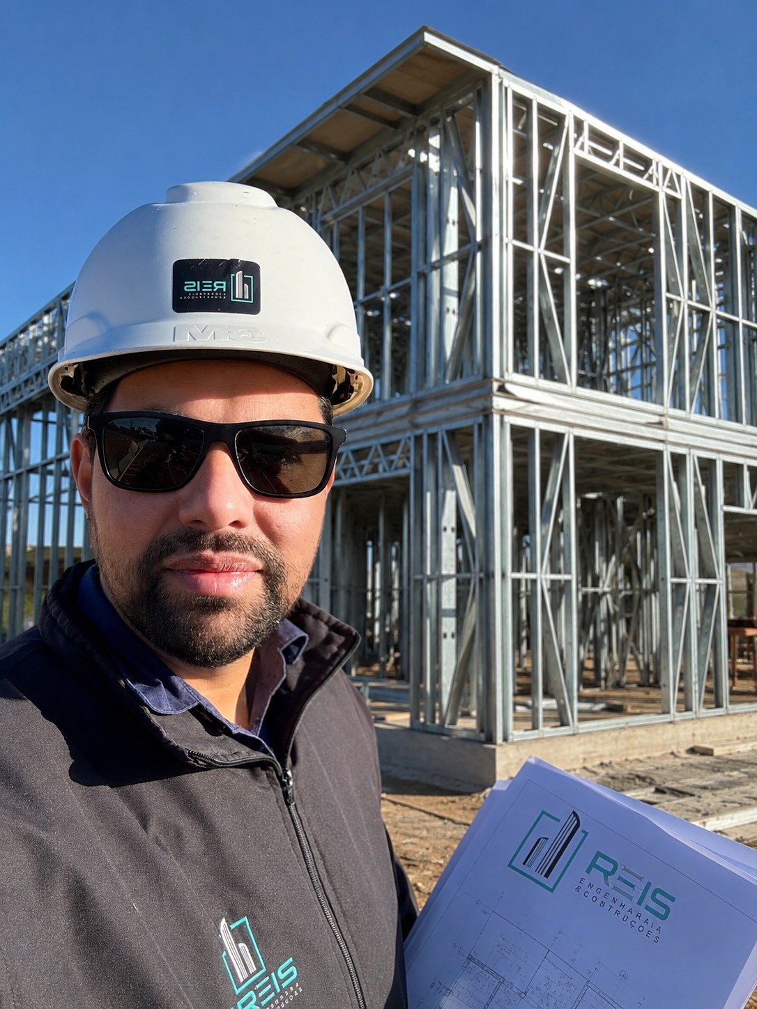 Estrutura em Steel Frame de dois pavimentos - obra Reis Engenharia